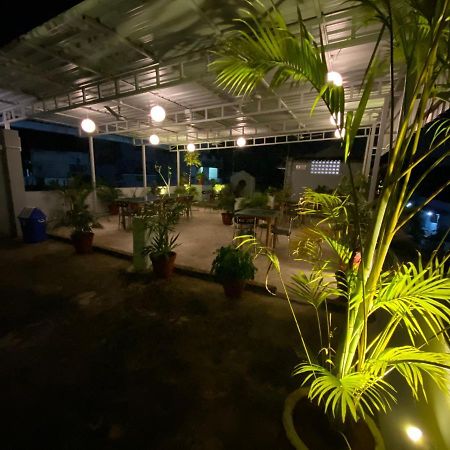 La Paradise Residency Пондичери Екстериор снимка