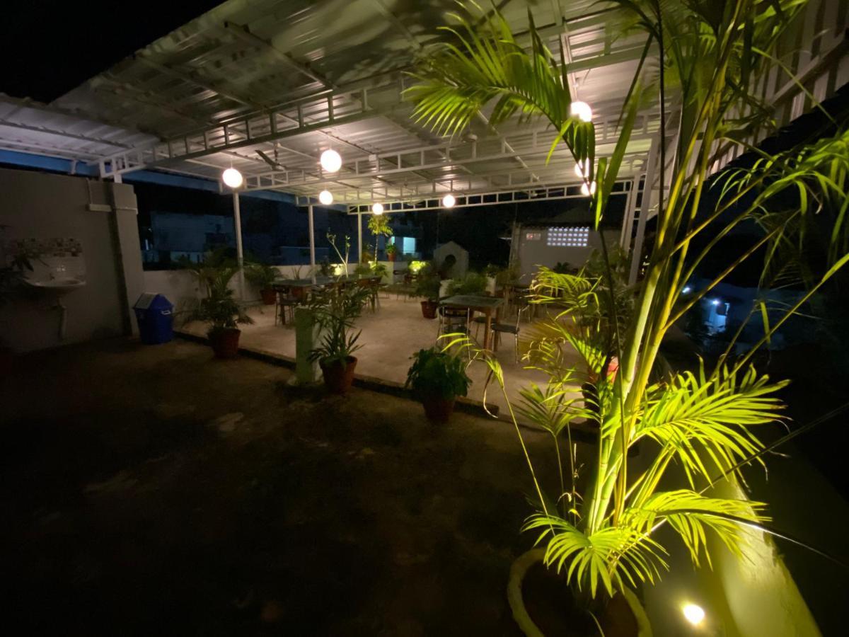 La Paradise Residency Пондичери Екстериор снимка