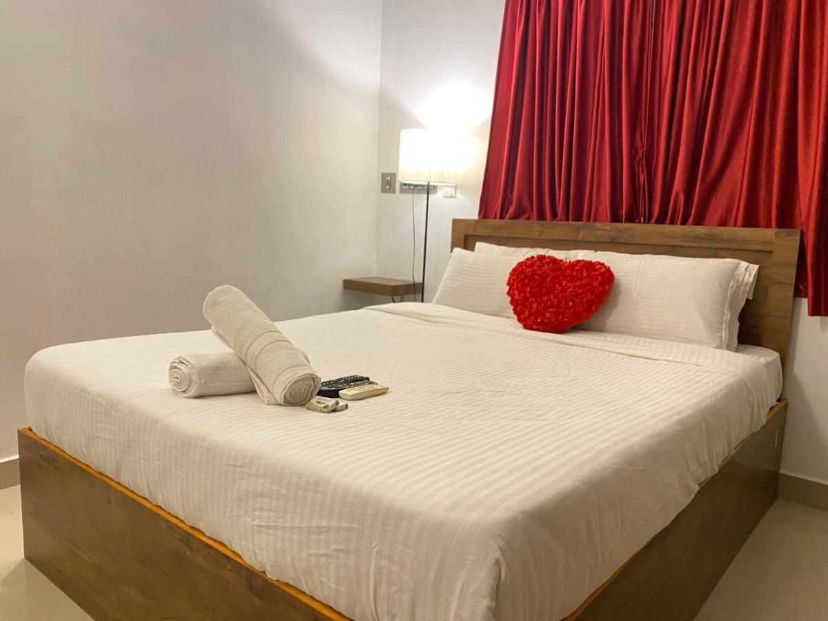 La Paradise Residency Пондичери Екстериор снимка