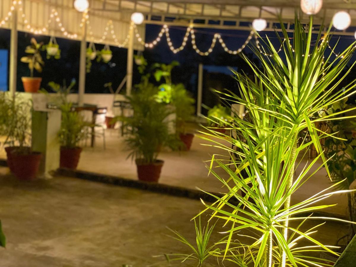 La Paradise Residency Пондичери Екстериор снимка